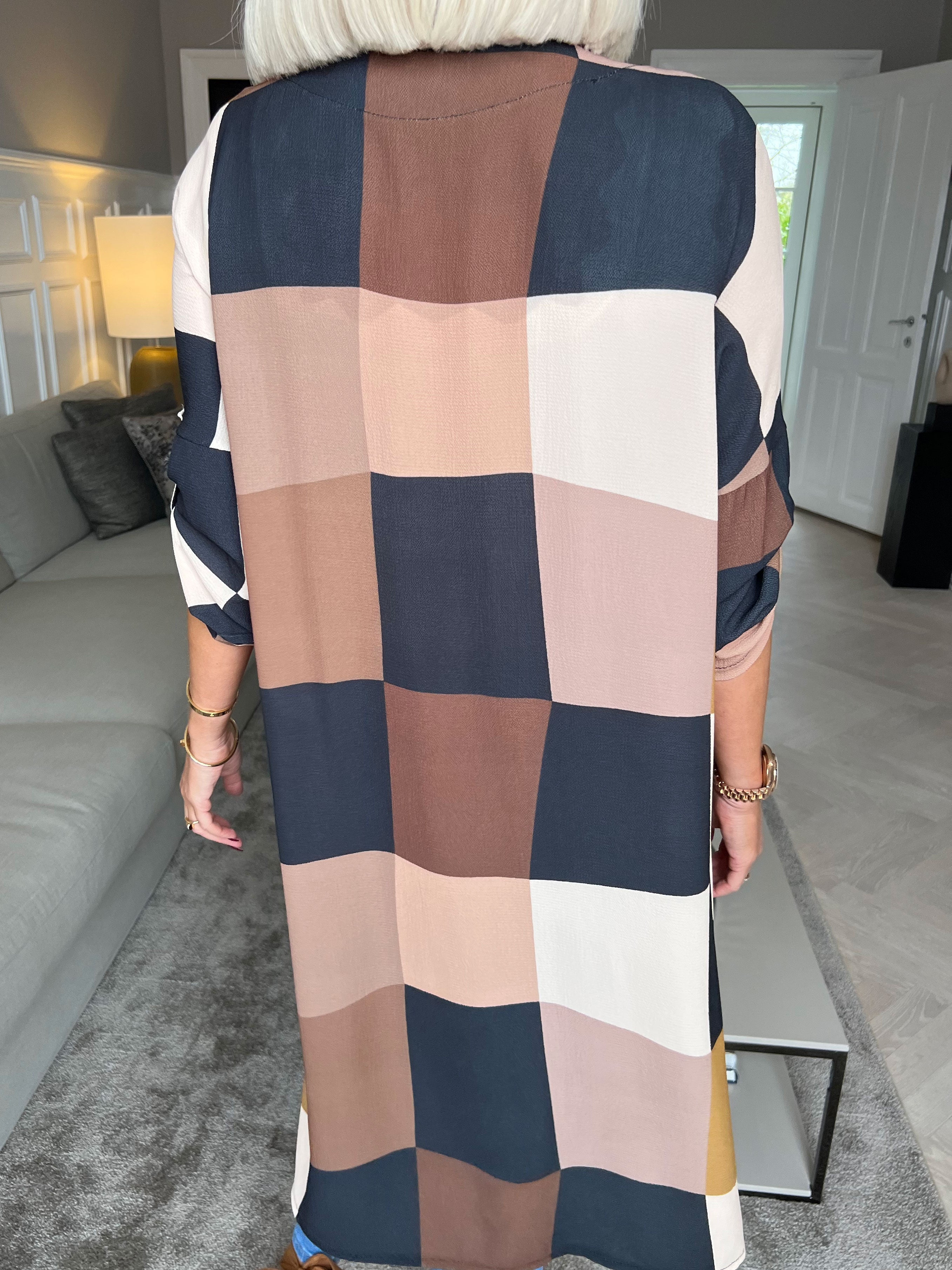 Vanesa Kimono - Söt kimono i viskos med rutor